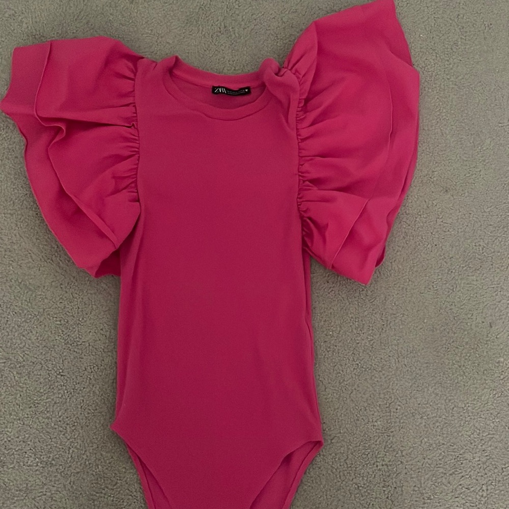 Zara pink puff sleeve bodysuit